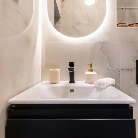 Sunny & Cozy Stylish -perfect Location- *