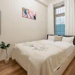 Sunny & Cozy Stylish -perfect Location- Budapeşte
