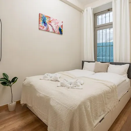 Sunny & Cozy Stylish -perfect Location- Budapeşte